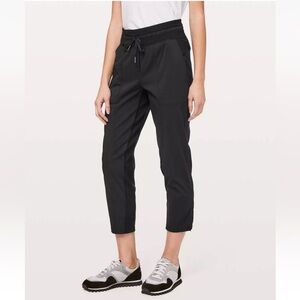 Lululemon Women's Size 4 Black Dance Studio Crop 25" Inseam Pants